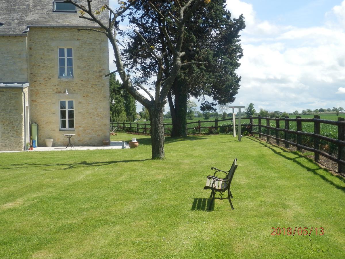 ลา แฟร์ม เดอ ลา กรงด์ Villa Magny-en-Bessin ภายนอก รูปภาพ
