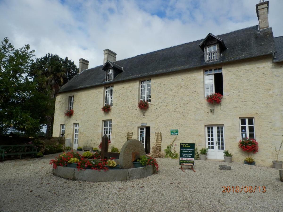 ลา แฟร์ม เดอ ลา กรงด์ Villa Magny-en-Bessin ภายนอก รูปภาพ